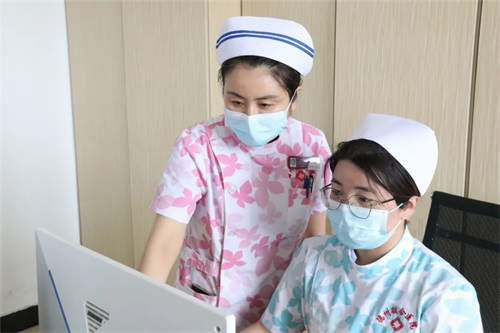 中国护士破500万,业内迫切希望《护士法》出台规范职业操守及待遇(图1) 中国护士破500万,业内迫切希望《护士法》出台规范职业操守及待遇(图1)